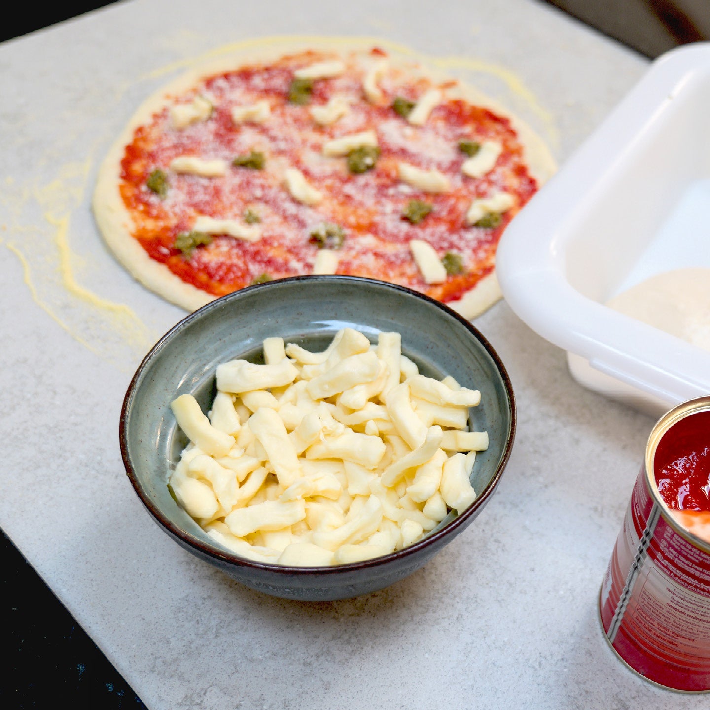 Delivita Pizza Kit With Traditional Dough Balls